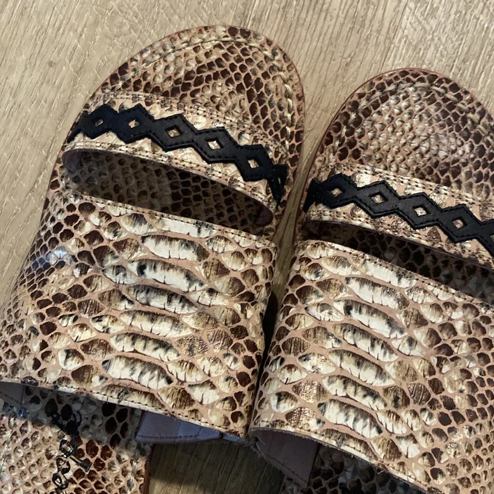 🔖 FREE PEOPLE Leather Saturday Sandal Slip on Slide on Snake Tan Black